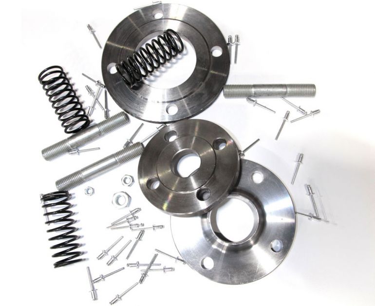 Метизы и фланцы